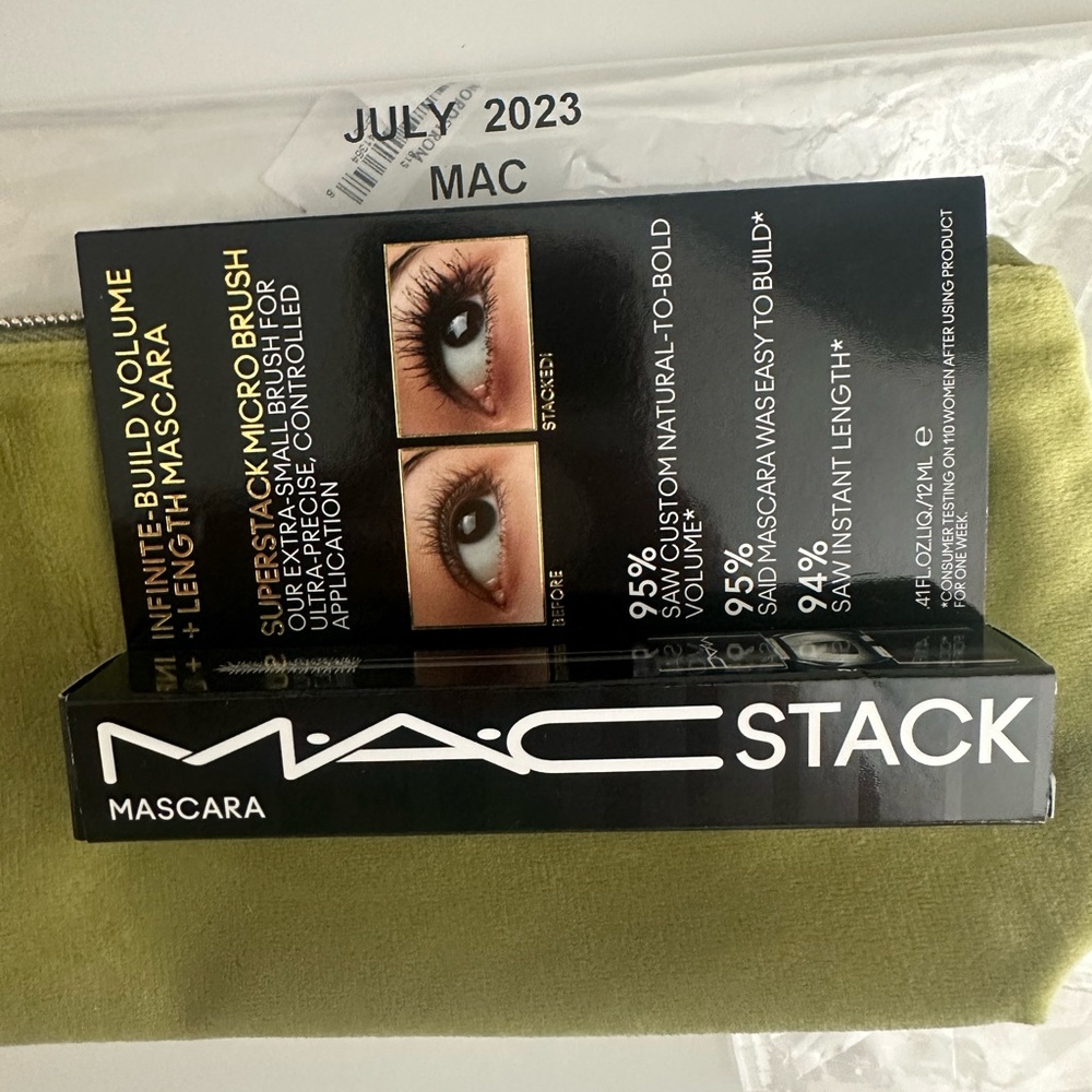 MAC Stack Mascara - Black Stack Color-Micro Brush - Picture 4 of 5